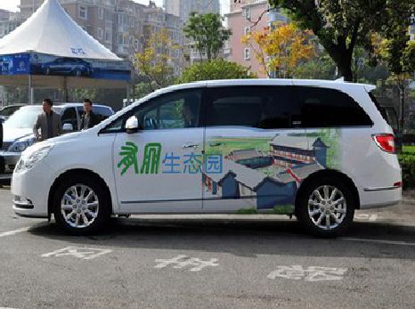 商洛户外车贴喷绘如何保持效果?